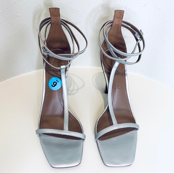 BCBGMAXAZRIA T-Strap Dull Silver Leather Heels Sandals Size 6 NEW - Picture 5 of 8